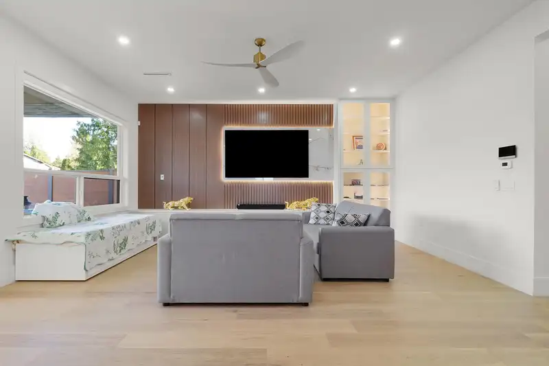 6296 181A STREET - photo 3 of 37