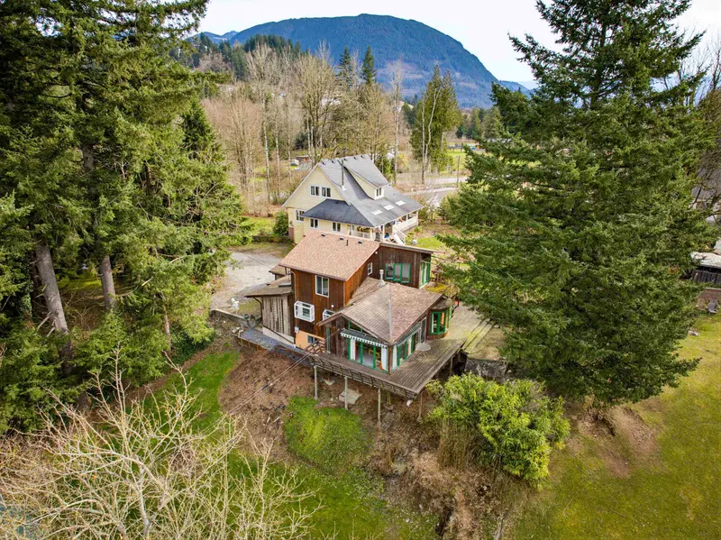 8899 TAYLOR STREET - photo 1 of 25