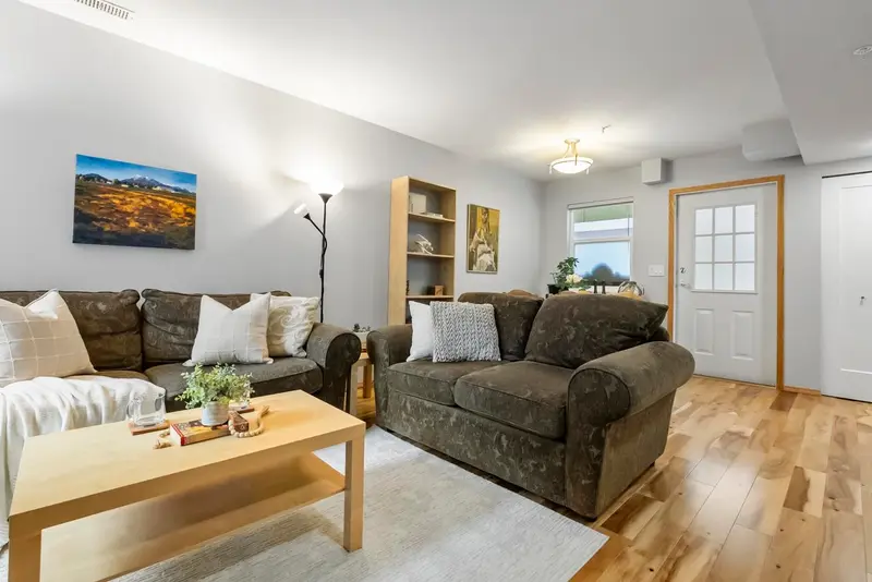 22 20543 96 AVENUE - photo 3 of 25