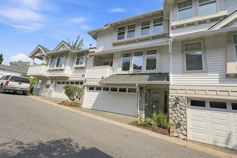 49 15037 58 AVENUE - photo 2 of 37