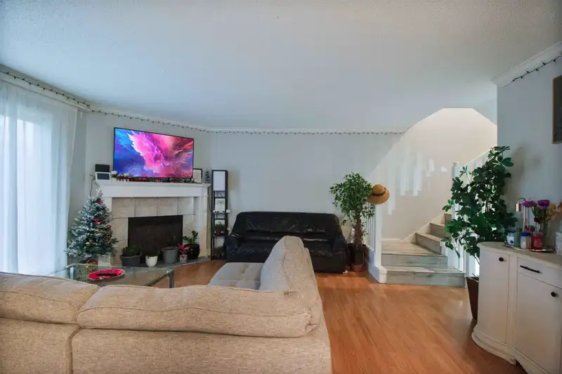14811 HOLLY PARK LANE - photo 4 of 19