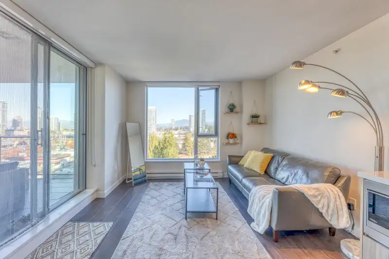 1809 13696 100 AVENUE - photo 4 of 26