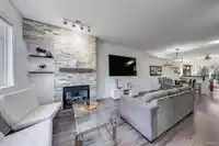 31 6635 192 STREET - thumbnail 1