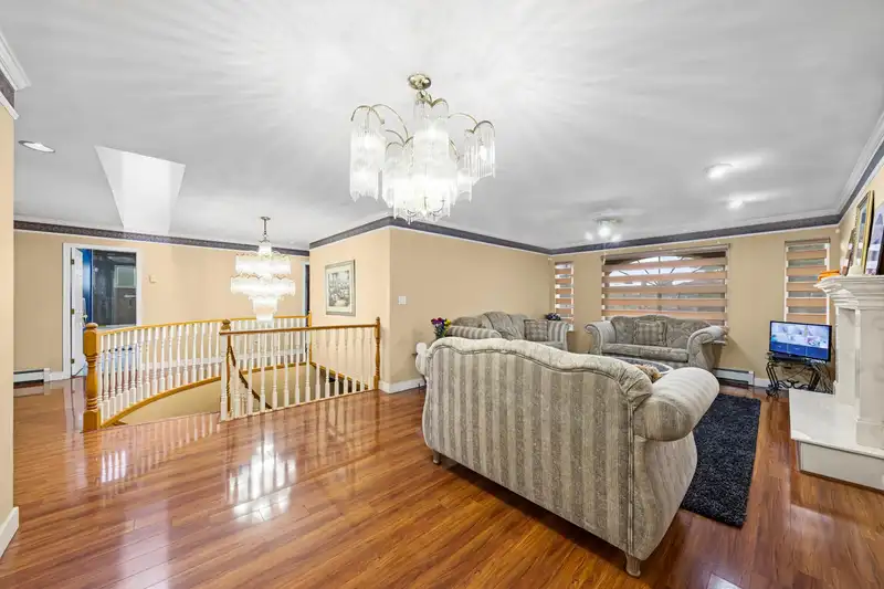9289 125 STREET - photo 4 of 24