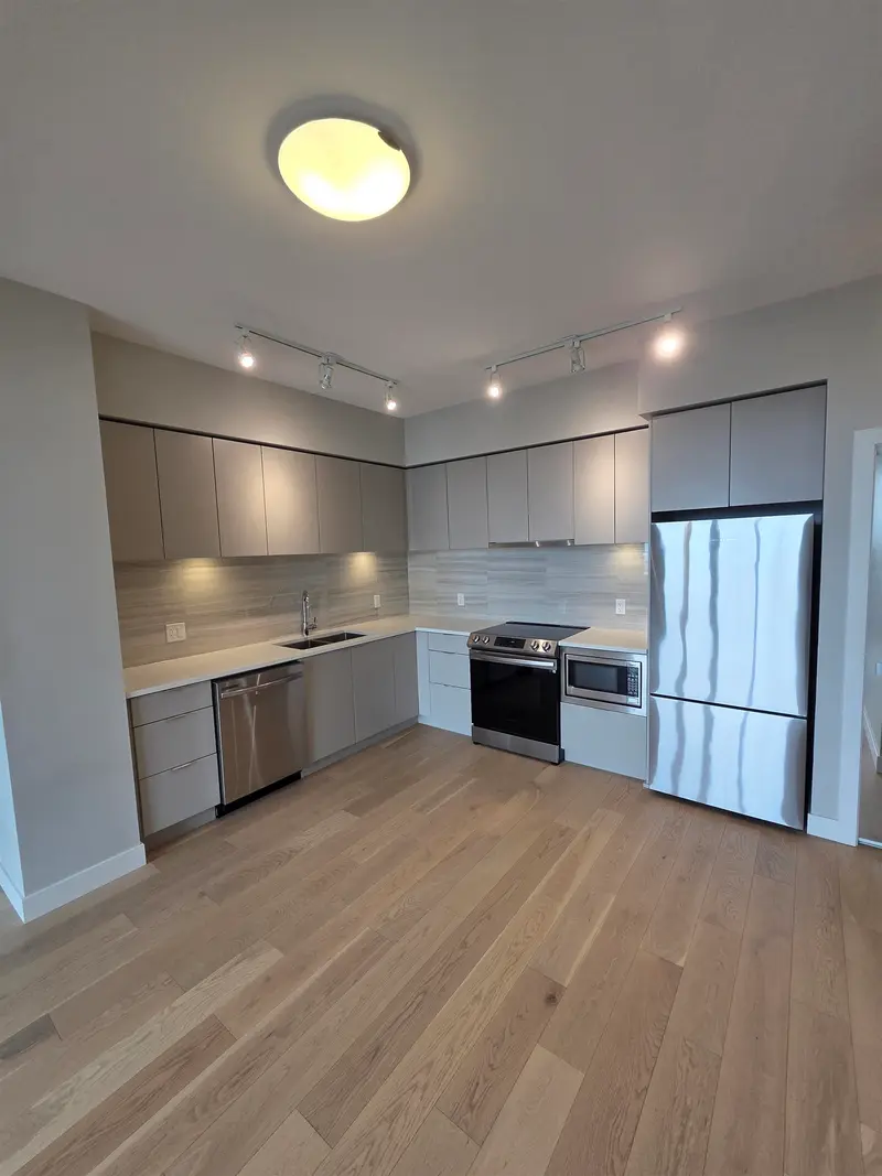 801 8761 UNIVERSITY CRESCENT - photo 1 of 19