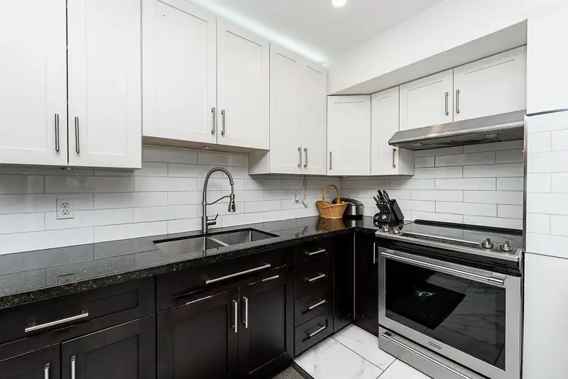 35 13795 102 AVENUE - photo 3 of 38