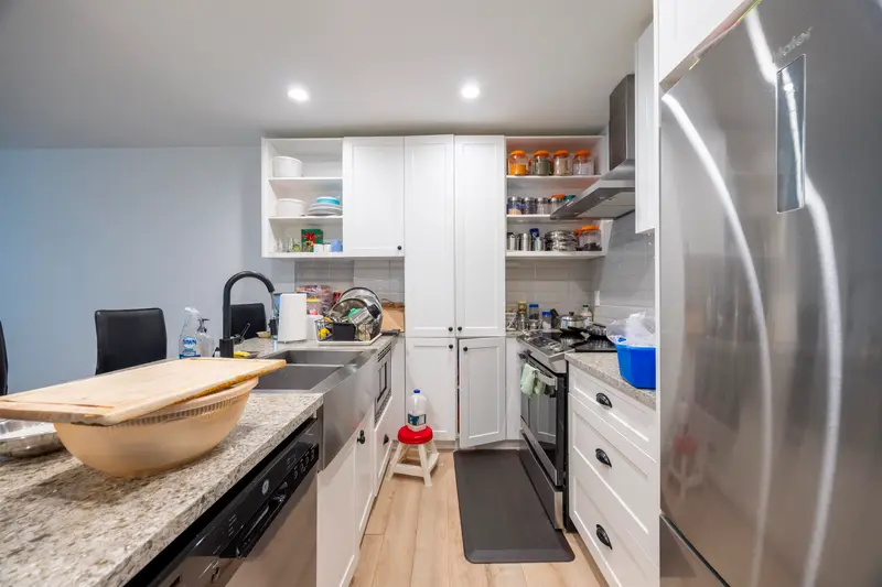 A104 20487 65 AVENUE - photo 3 of 22