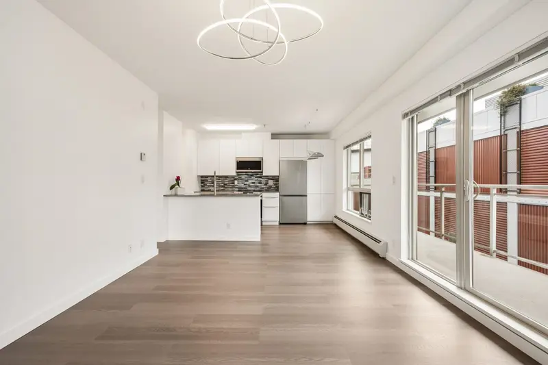 303 1033 ST. GEORGE'S AVENUE - photo 3 of 24