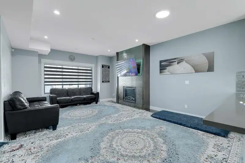 17 6971 122 STREET - photo 4 of 36