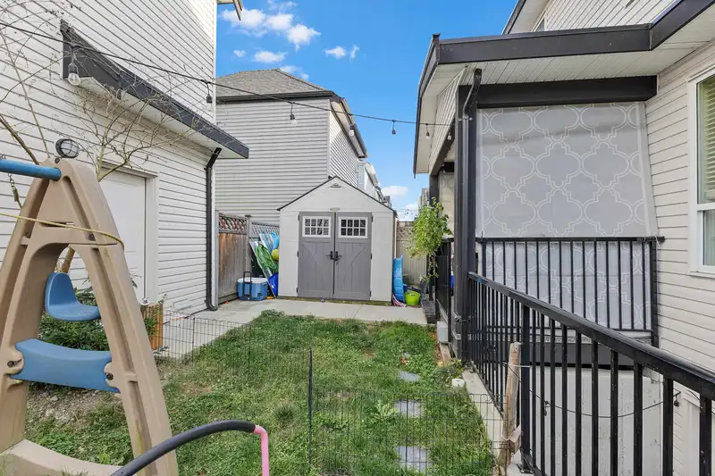 7292 195A STREET - photo 3 of 28