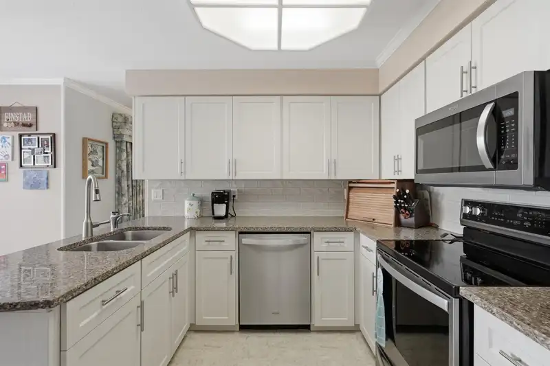 5973 135 STREET - photo 2 of 23