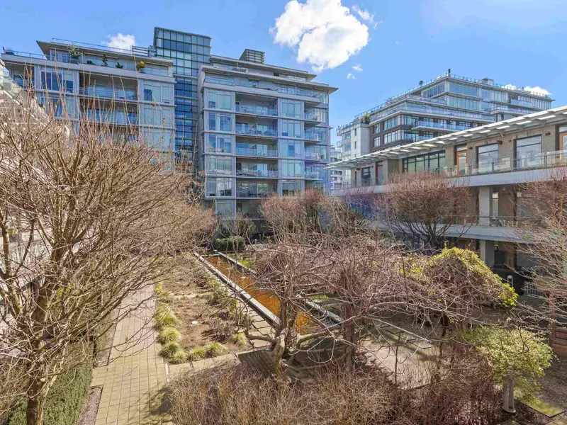 407 77 WALTER HARDWICK AVENUE - photo 4 of 25