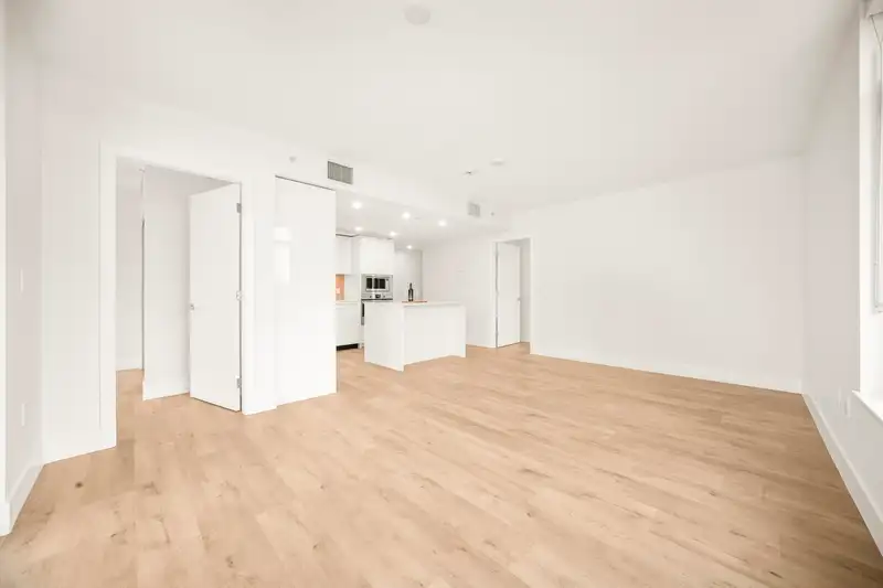 404 10428 WHALLEY BOULEVARD - photo 3 of 20