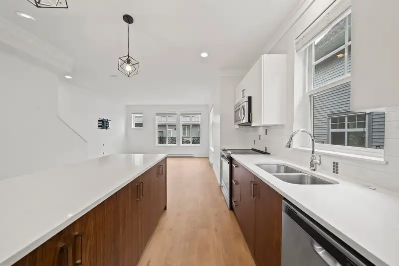 81 5858 142 STREET - photo 3 of 25