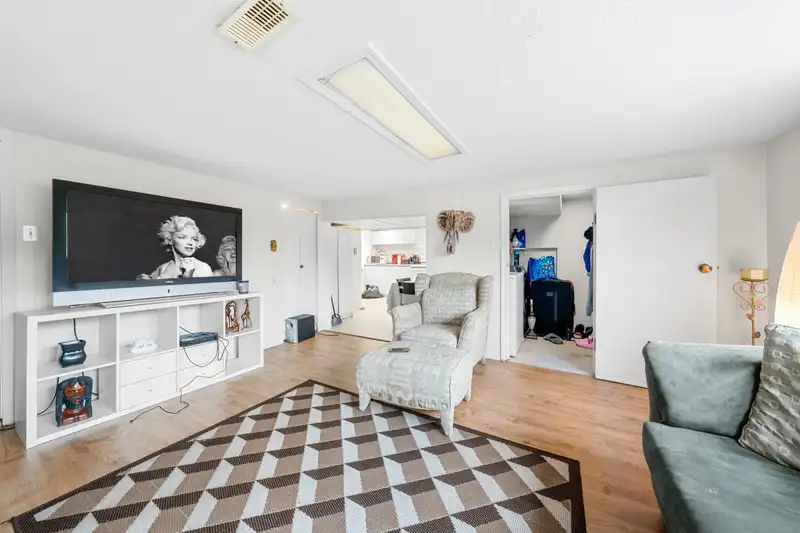 8982 148 STREET - photo 2 of 40