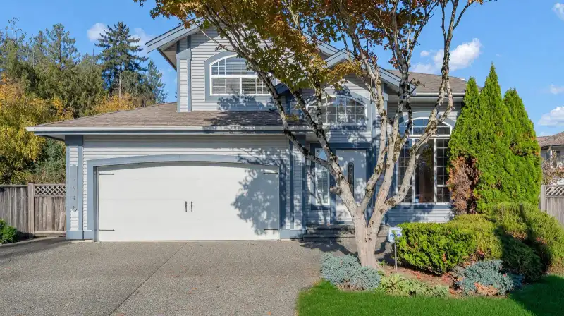 15445 109A AVENUE - photo 1 of 25