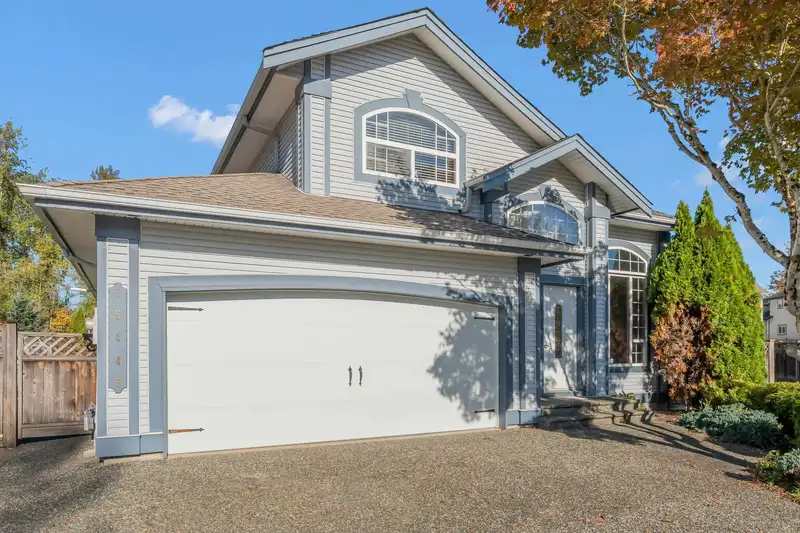15445 109A AVENUE - photo 2 of 25