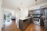 211 13468 KING GEORGE BOULEVARD - thumbnail 4