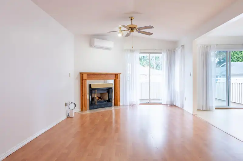 205 10584 153 STREET - photo 3 of 32