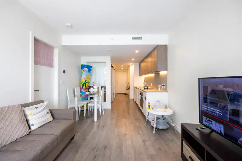 1507 13318 104 AVENUE - photo 4 of 20
