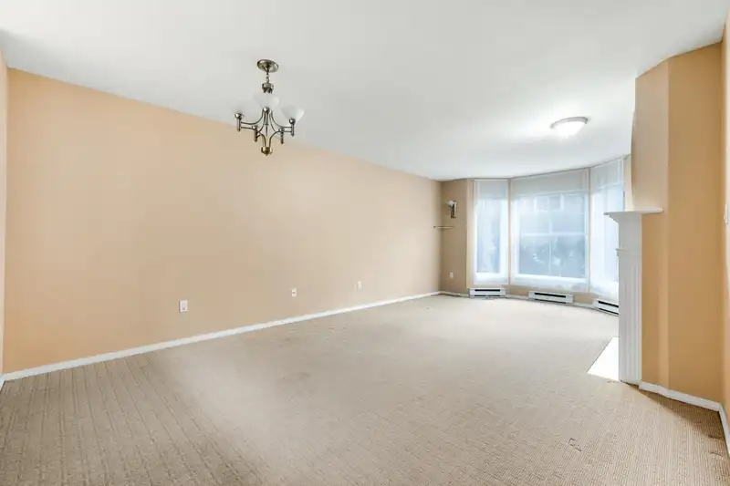 103 15130 108 AVENUE - photo 3 of 33