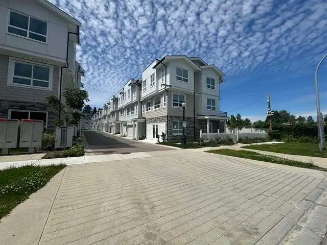 3 8181 135A STREET - photo 3 of 9