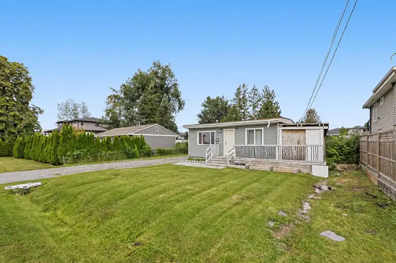 12441 113 AVENUE - photo 4 of 21