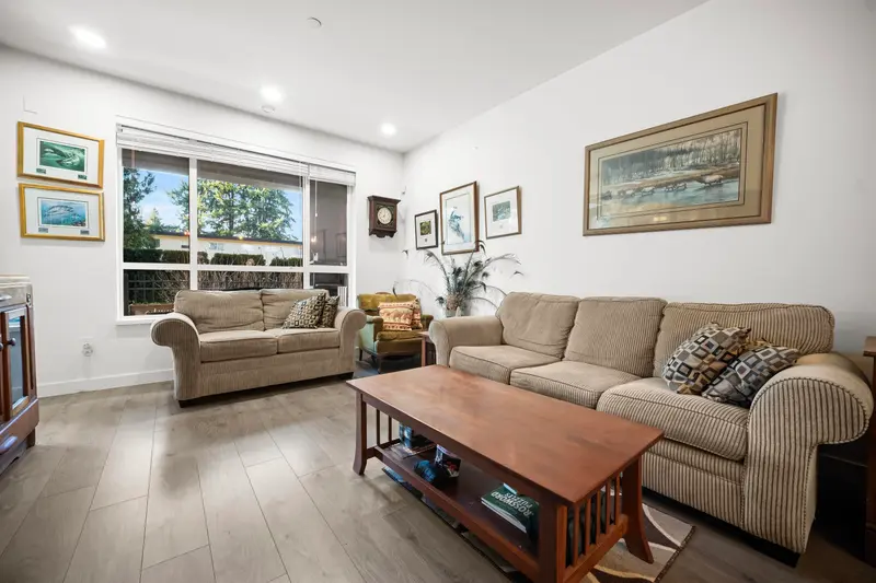 105 33540 MAYFAIR AVENUE - photo 1 of 25