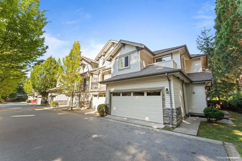 10 14453 72 AVENUE - photo 2 of 38