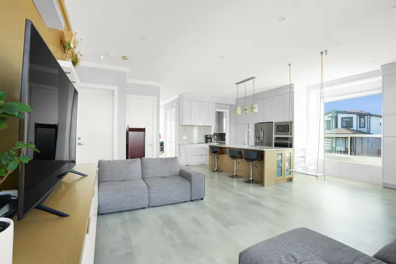 14919 62A AVENUE - photo 3 of 25