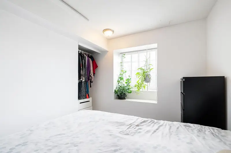 212 868 KINGSWAY - photo 3 of 25