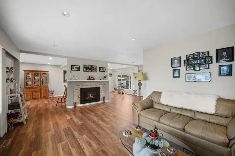 24322 46A AVENUE - photo 3 of 25