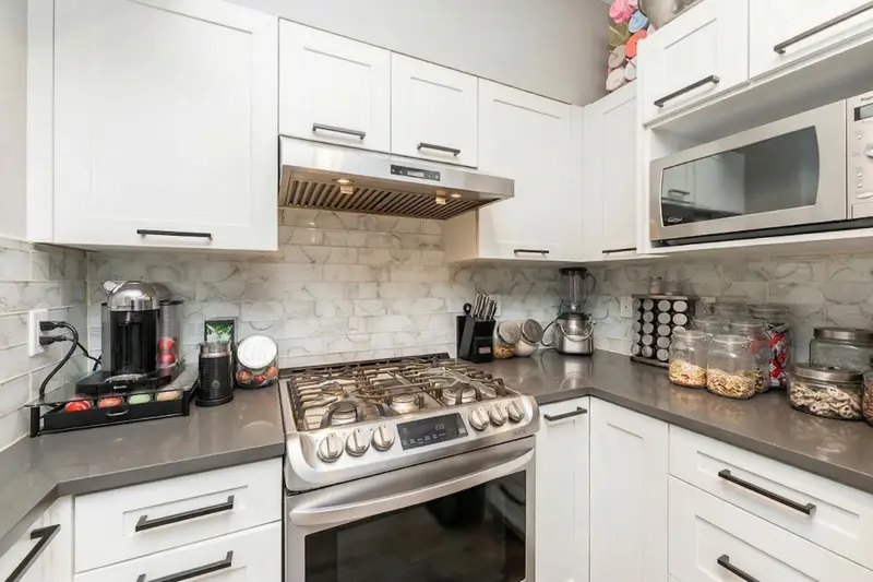 15 21535 88 AVENUE - photo 3 of 25