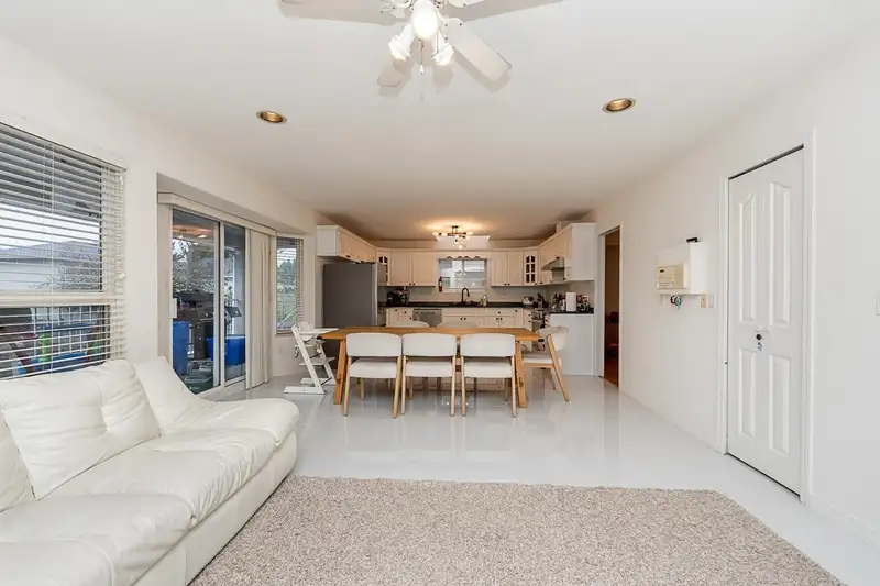 10132 156 STREET - photo 4 of 38