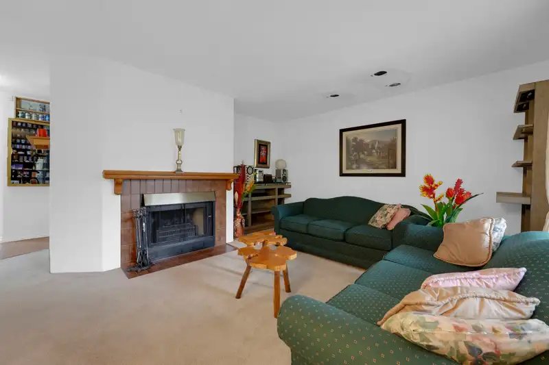 25 9930 148 STREET - photo 2 of 27