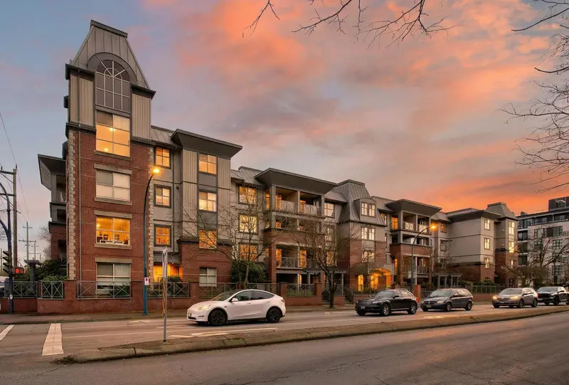 311 2478 SHAUGHNESSY STREET - photo 1 of 21