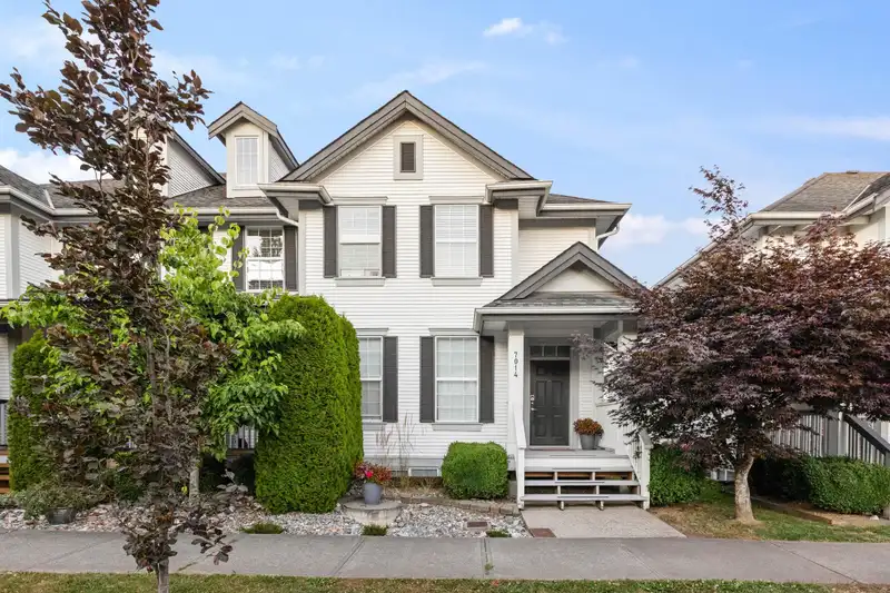 7014 179A STREET - photo 1 of 34