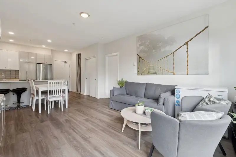 124 10838 WHALLEY BOULEVARD - photo 2 of 31
