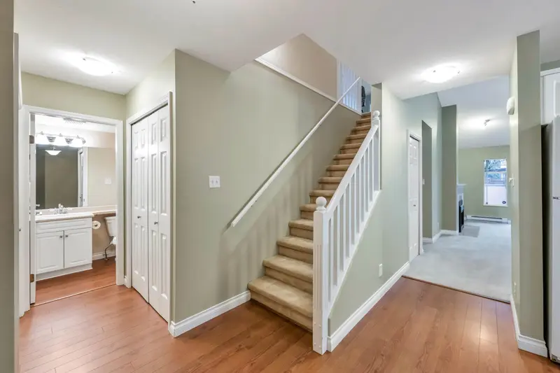 171 8737 212TH STREET - photo 4 of 25