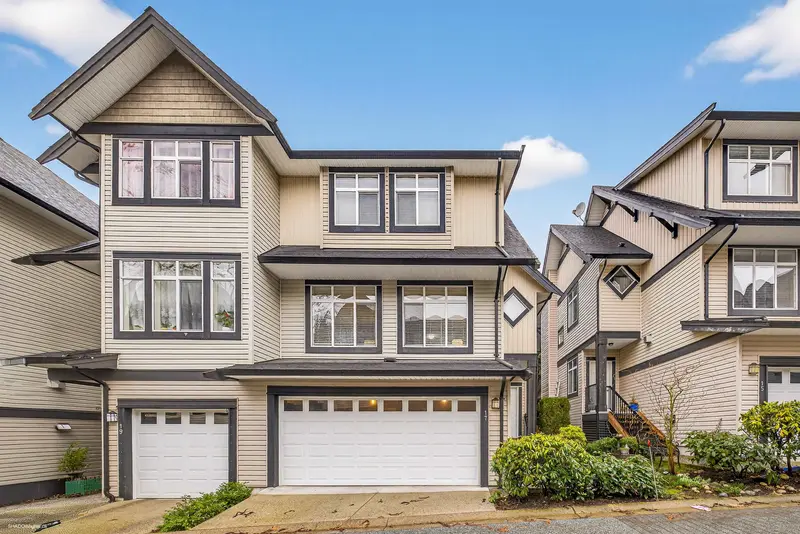 17 19932 70 AVENUE - photo 1 of 25