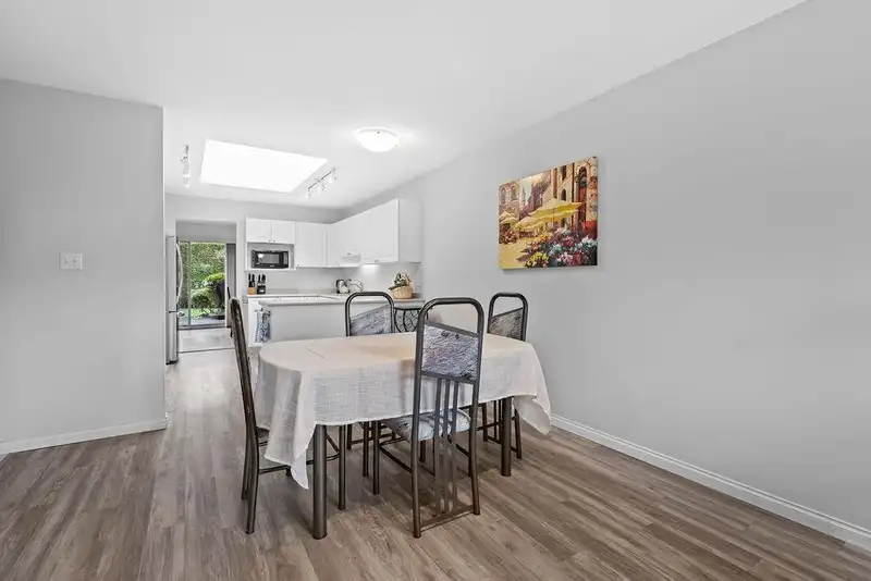 169 16080 82 AVENUE - photo 4 of 40
