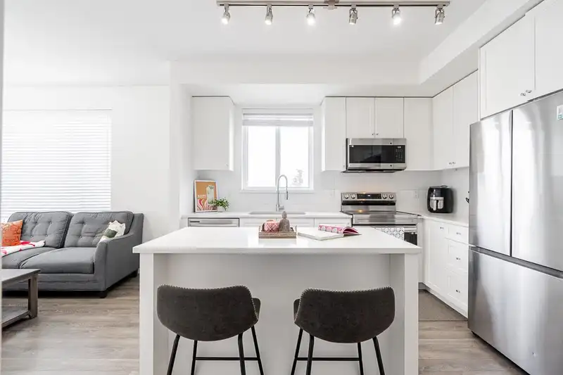 412 15848 FRASER HIGHWAY - photo 2 of 28