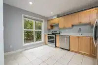 21 13360 KING GEORGE BOULEVARD - thumbnail 11
