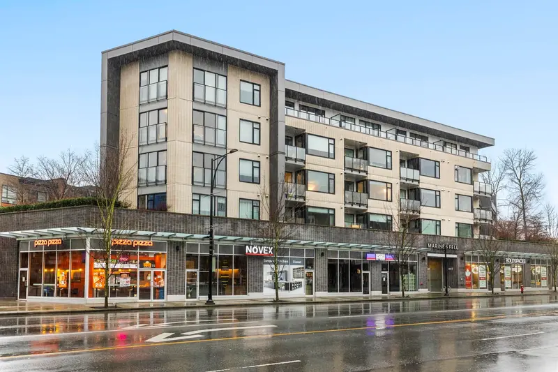 201 725 MARINE DRIVE - photo 1 of 25