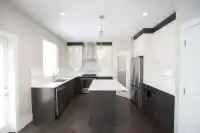 6116 147B STREET - thumbnail 3