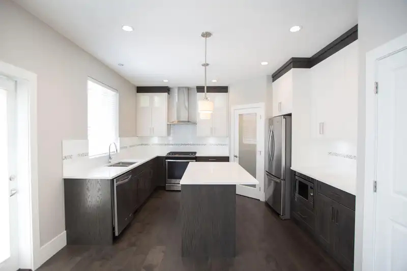6116 147B STREET - photo 3 of 24
