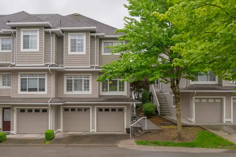 62 6852 193 STREET - photo 2 of 28