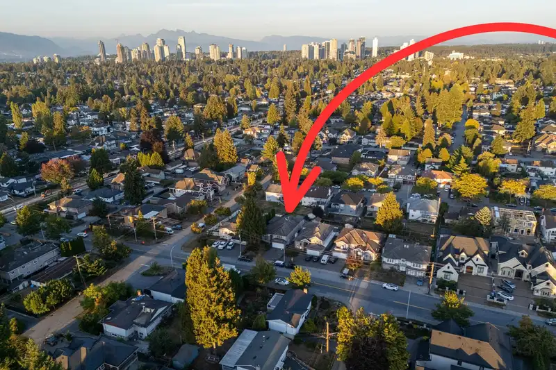 9534 124 STREET - photo 3 of 25