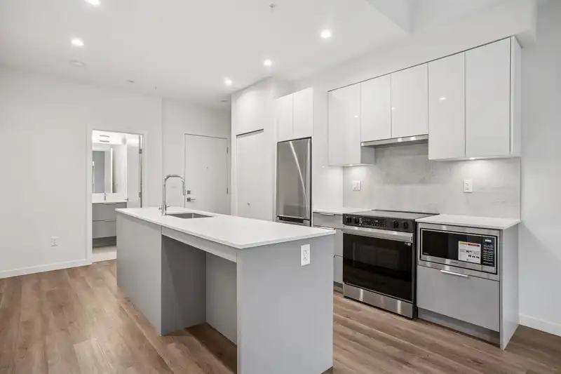 109 14257 103A AVENUE - photo 3 of 18