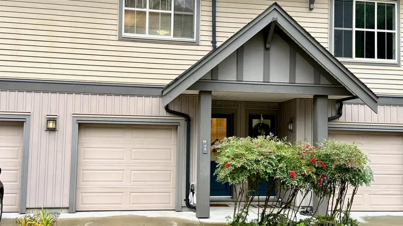 98 9525 204 STREET - photo 3 of 25